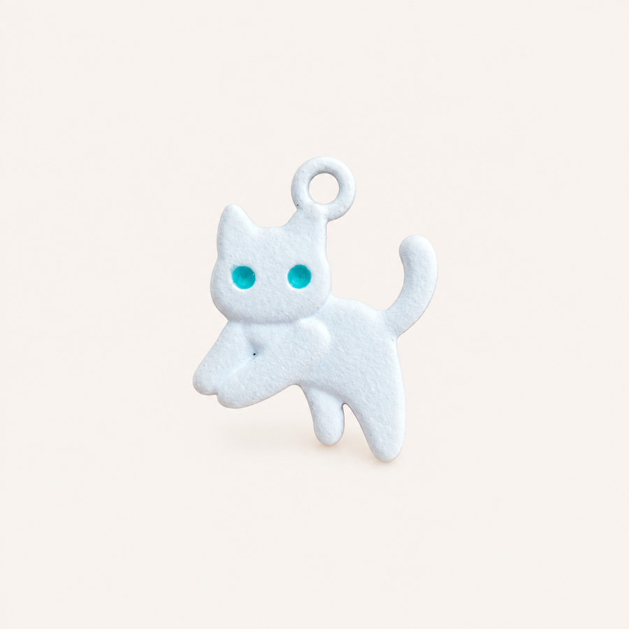 SNOWY CAT CHARM